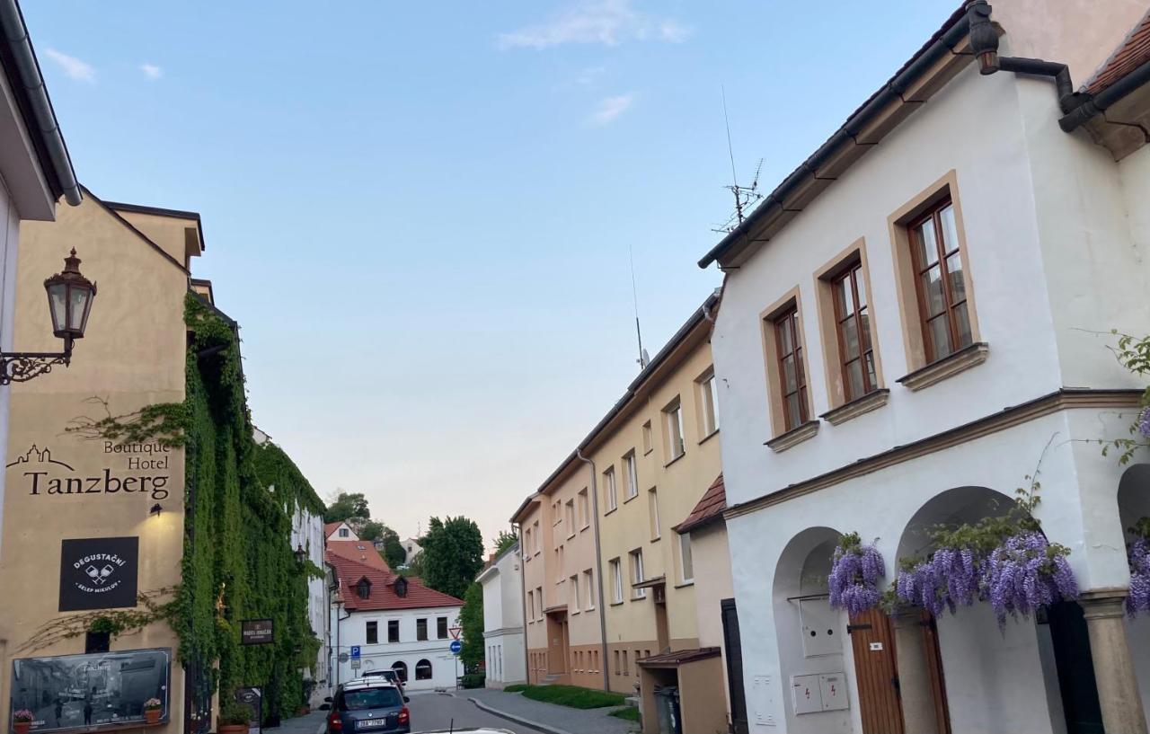 Family Provence Mikulov Appartement Buitenkant foto